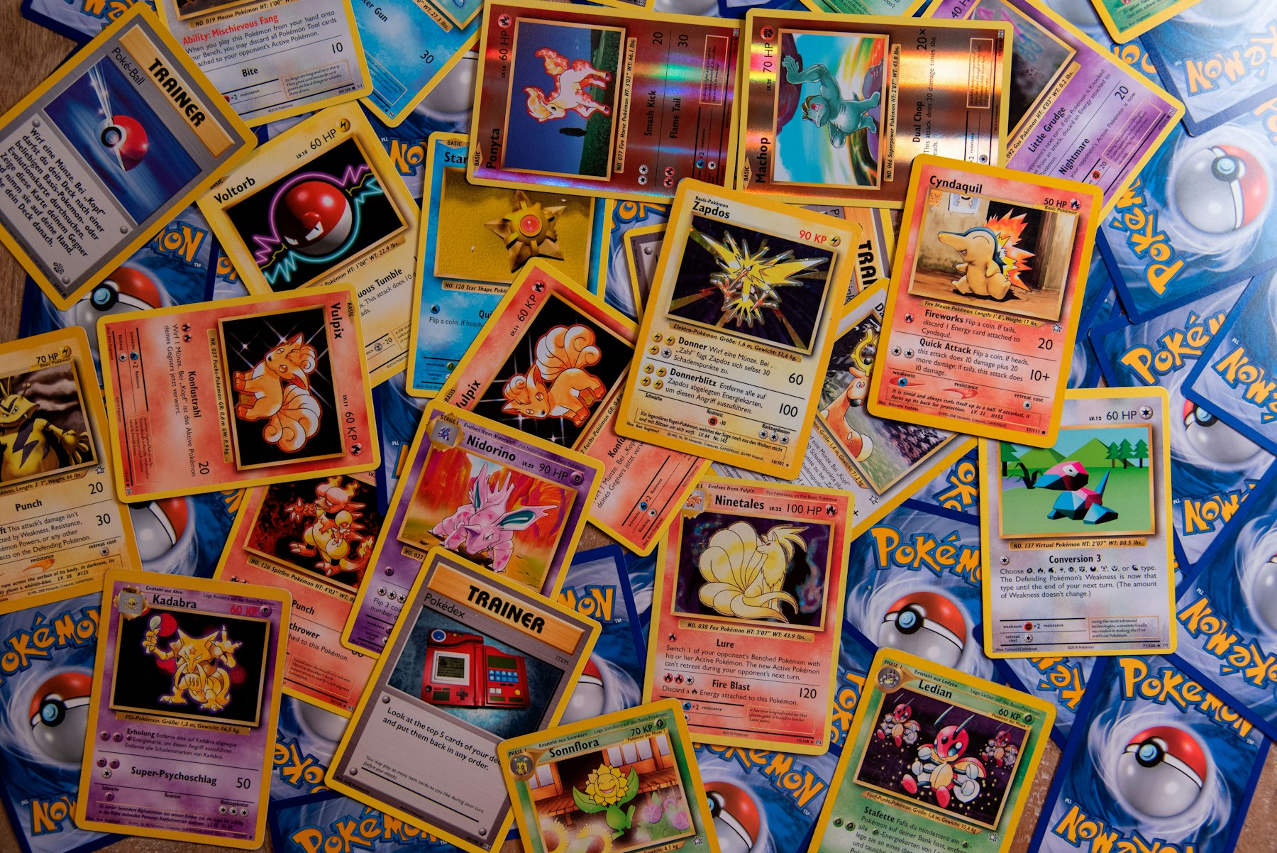 Banner koleksi Pokemon card
